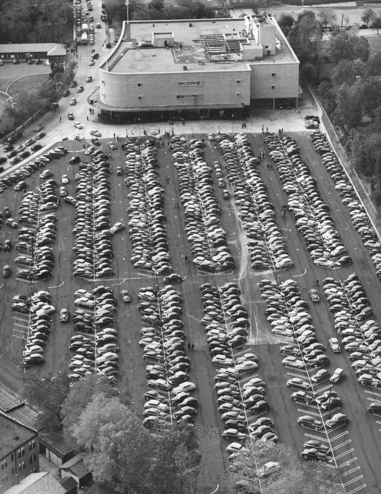 Famous-Barr lot, 1948